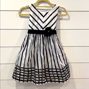 Rare Editions girls size 8 black and white dress